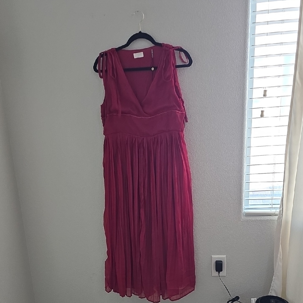 Elegant Red Sleeveless Dress